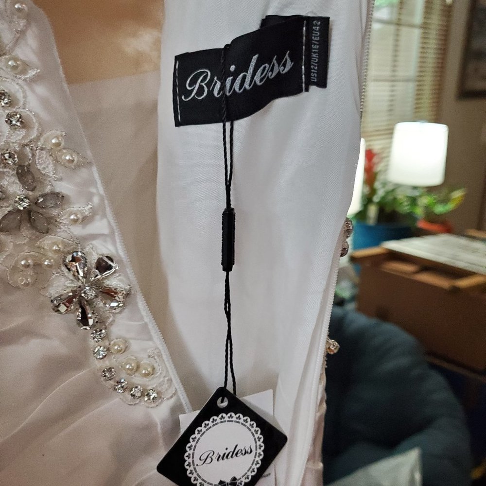 Wedding/Prom Dress - Picture 6 of 8